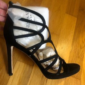 Diane Von Furstenberg Black strappy high heel shoe size 8.5